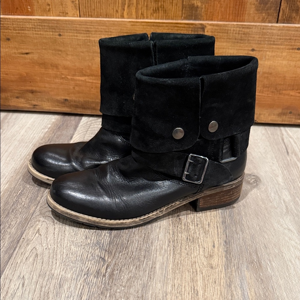 Clarks Black Leather Volara Sky Motorcycle Boot Size 9 and 10 READ Mismatched